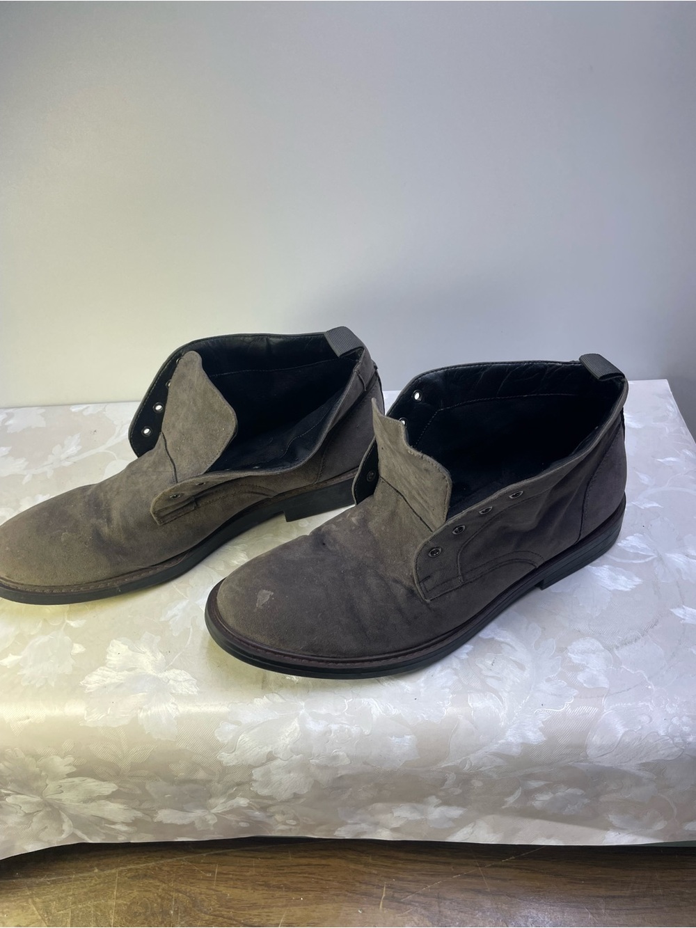 Alfani Men's Gray Suede Chukka Boots